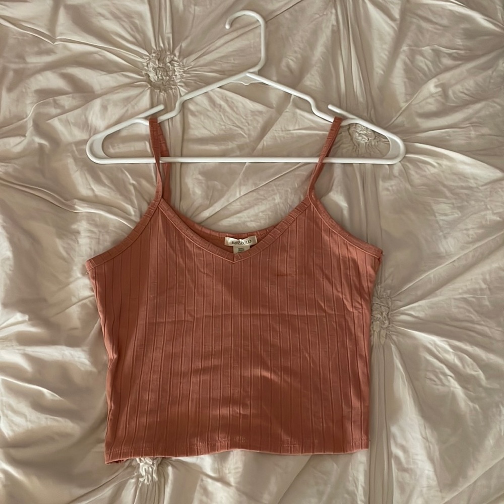 Blush pink v-neck cropped tank